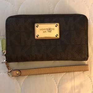 Michael Kors wristlet
